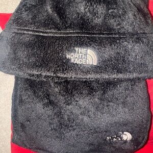 The North Face Black Scarf & Beanie Set